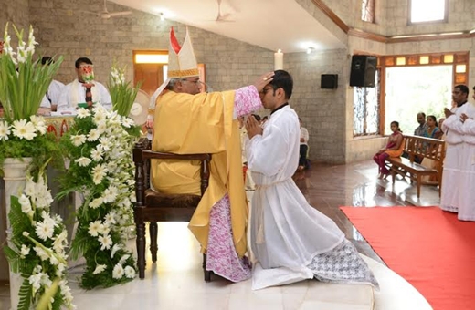 Bishop Francis Serrao ordains 9 deacons